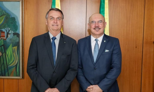 Enem tem queda de 77% de inscrições de estudantes pobres