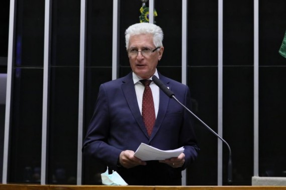 Presidente da Capes pede aprovação pelo Congresso de recursos para pagamento de 60 mil bolsistas