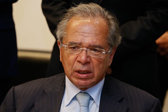 Guedes diz que só aumenta auxílio emergencial após privatizações