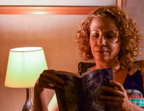 Josimey Costa lança novo livro “Entre vislumbres e letras” nesta quinta
